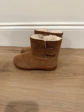 UGG Kids Chestnut Suede Cozy Boot